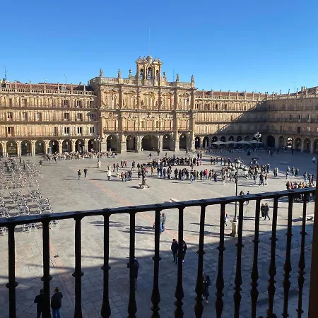 Plaza Mayor Con 2 Balcones A La Misma Plaza Mayor