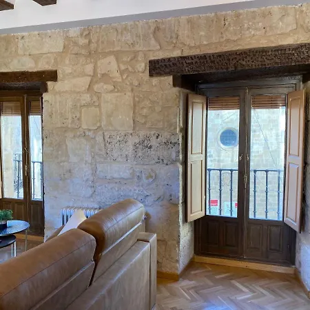 Plaza Mayor Con 2 Balcones A La Misma Plaza Mayor *