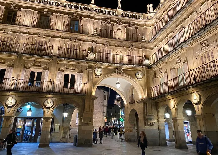 Plaza Mayor Con 2 Balcones A La Misma Plaza Mayor *