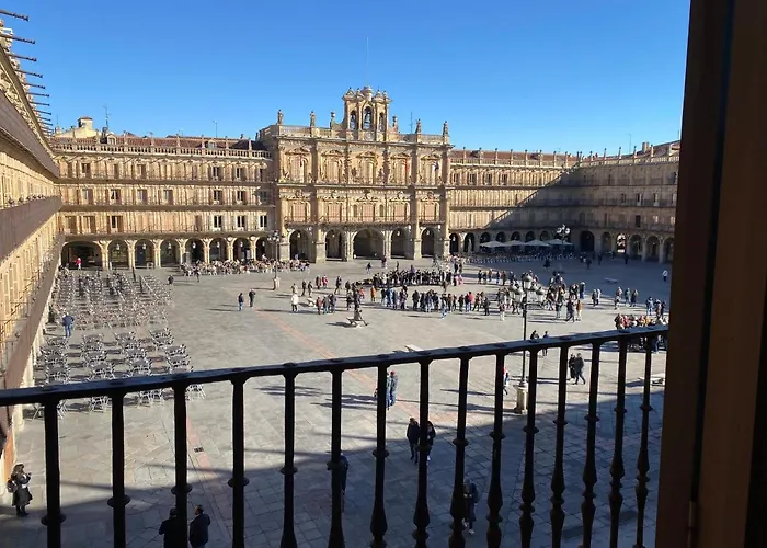 Plaza Mayor Con 2 Balcones A La Misma Plaza Mayor