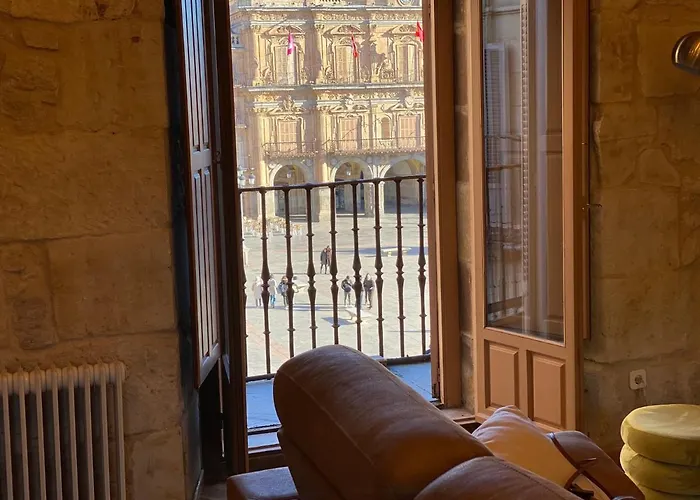 Plaza Mayor Con 2 Balcones A La Misma Plaza Mayor